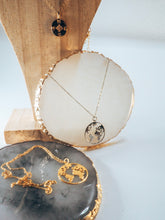 Charger l'image dans la galerie, Collier Monde