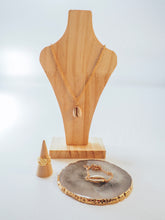 Charger l&#39;image dans la galerie, Collier Coquillage
