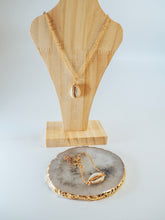 Charger l&#39;image dans la galerie, Collier Coquillage
