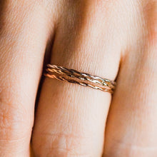 Charger l&#39;image dans la galerie, Bague torsadée
